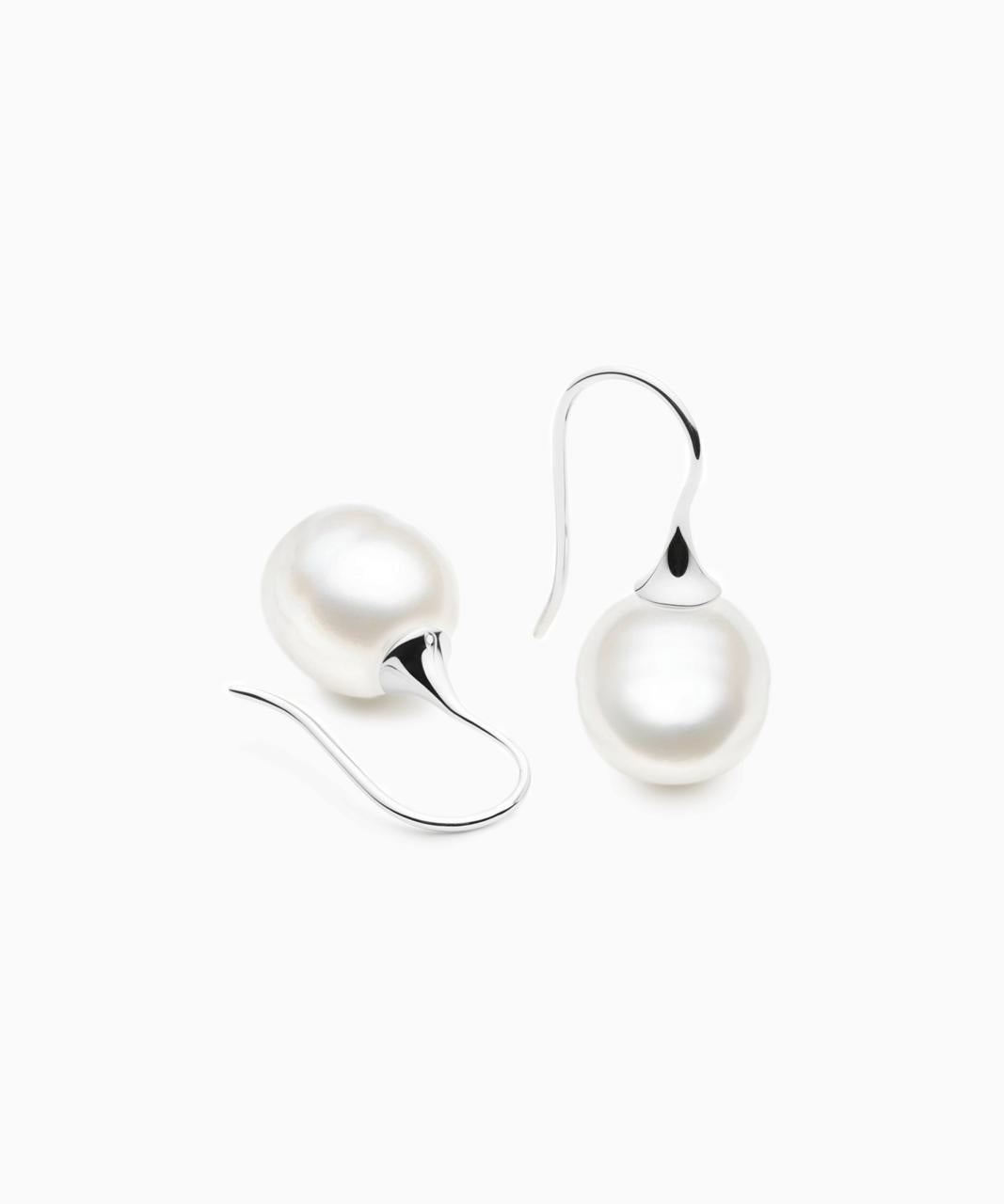 Kailis – Small Trumpet Pearl Earrings, White Gold