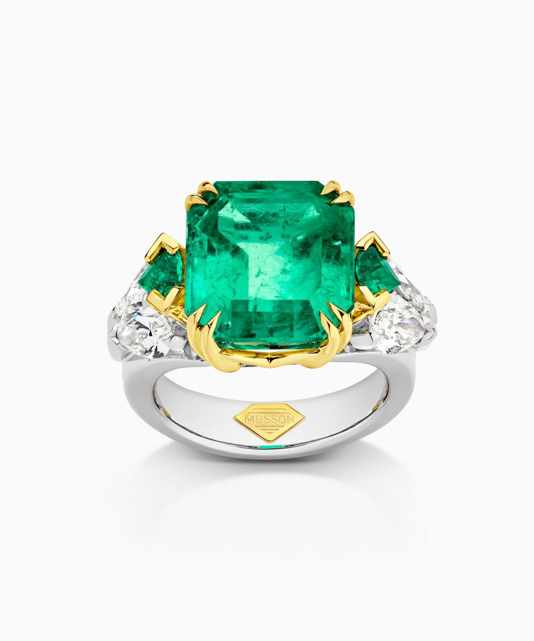 Colombian Emerald and Diamond Ring