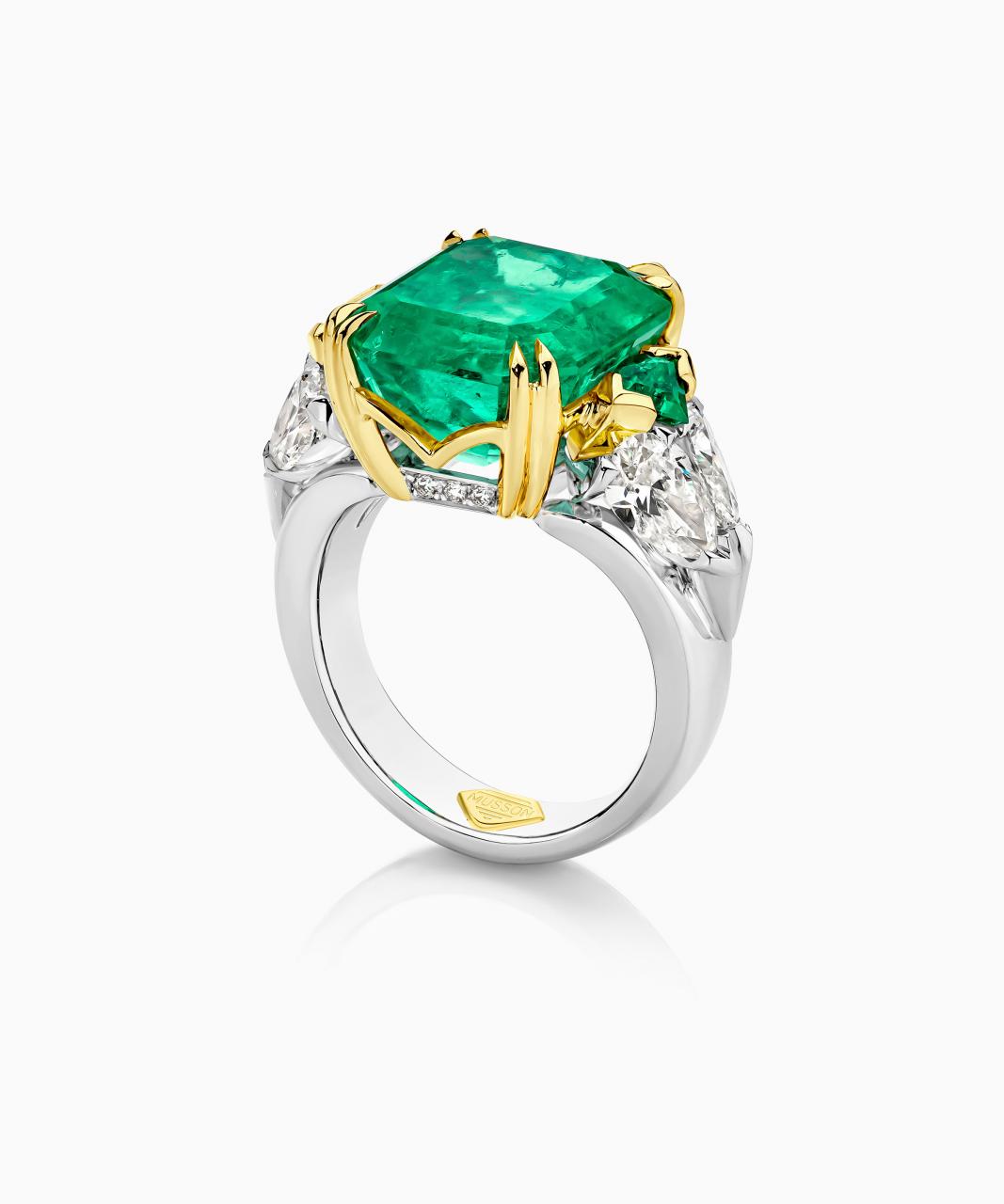 Colombian Emerald and Diamond Ring