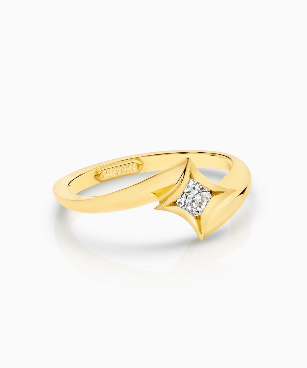 Nova Medio Diamond Ring