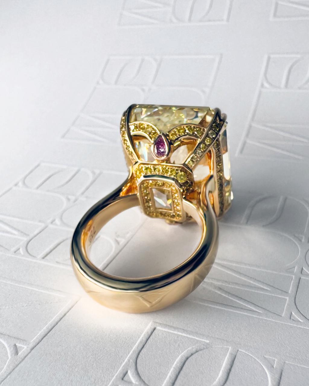 40ct Radiant Cut Fancy Yellow Diamond Ring, 18ct Yellow Gold