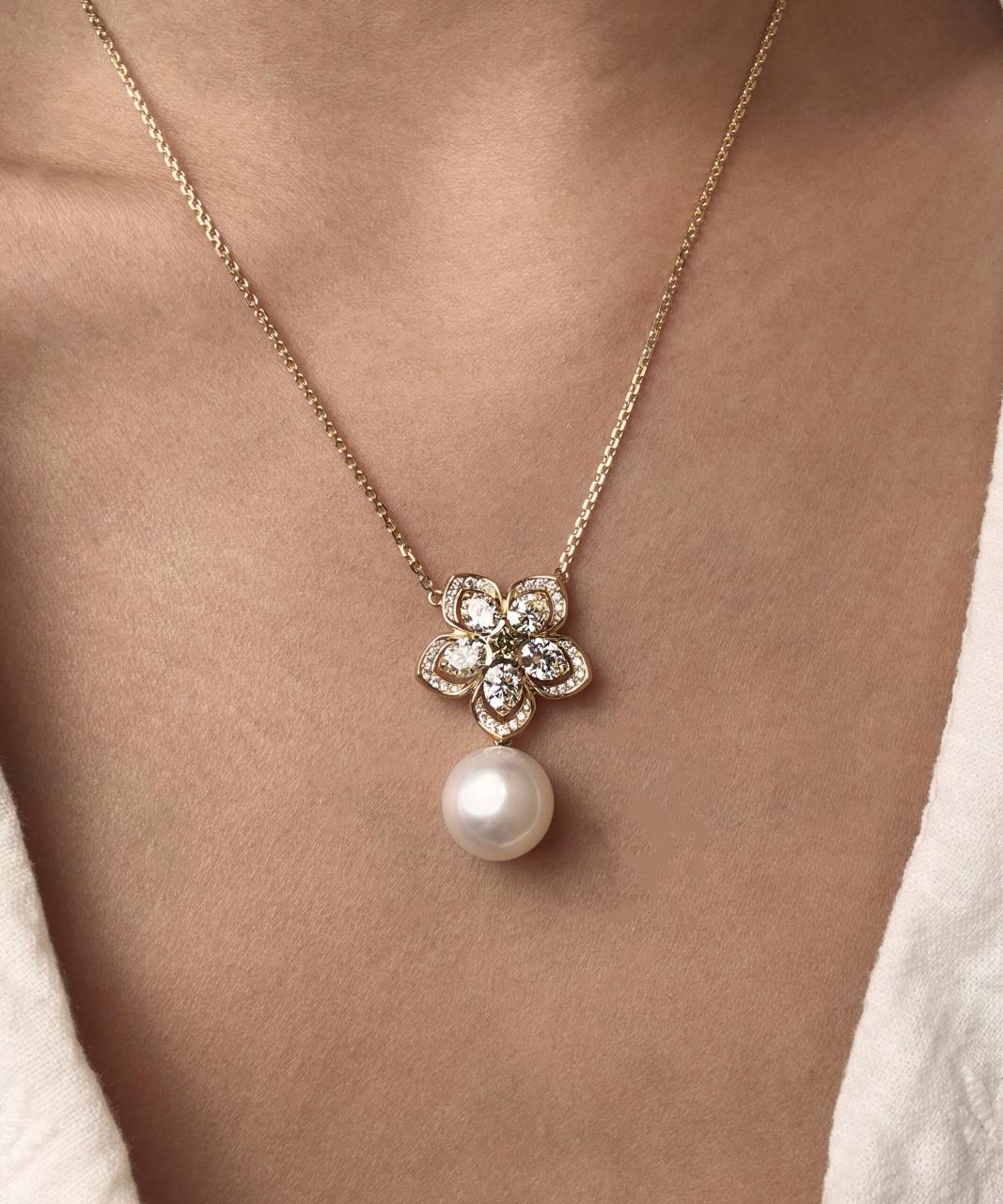 Joy Couture Olive Diamond Necklace, 18ct Yellow and White Gold