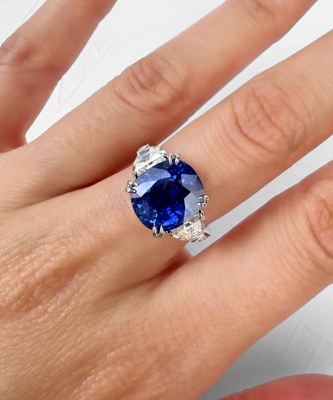 Kashmir Sapphire and Diamond Ring, Platinum