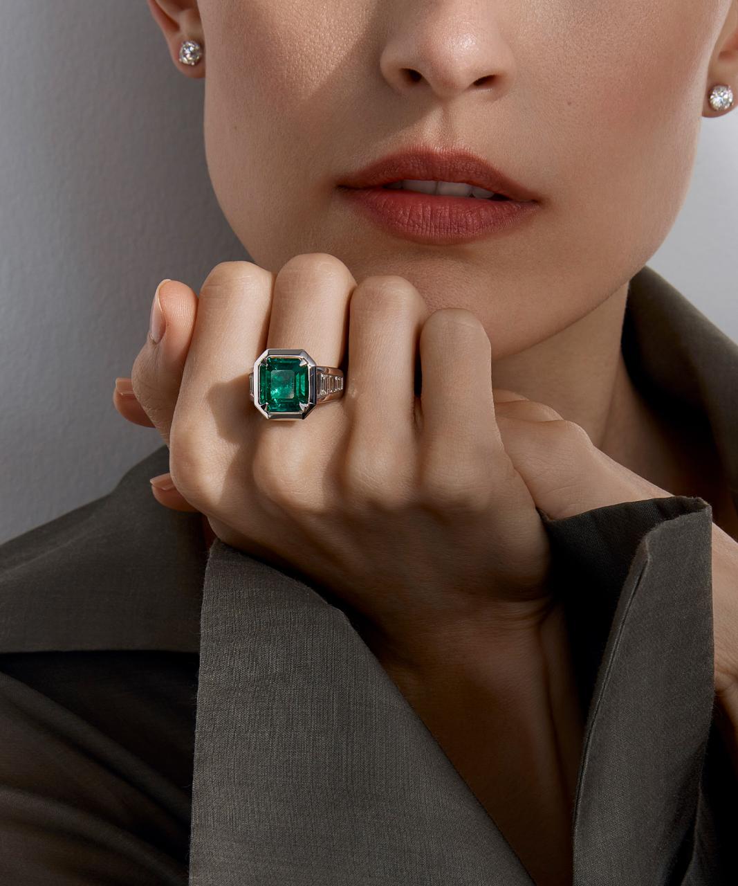 Verde Colombian Emerald and Diamond Ring